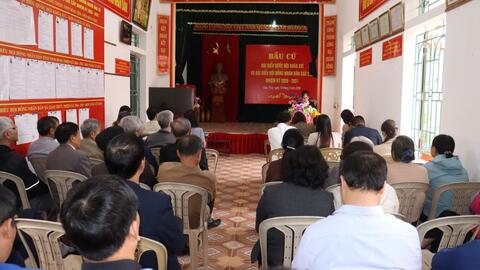 ĐỒNG CHÍ GIÁM ĐỐC SỞ Y TẾ TỈNH NINH BÌNH DỰ SINH HOẠT  CHI BỘ KHU DÂN CƯ TẠI XÃ GIAO THUỶ