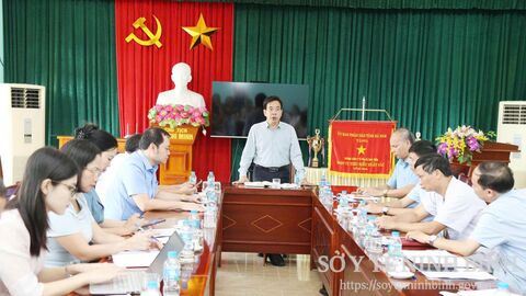 Đoàn kiểm tra Sở Y tế tỉnh Ninh Bình làm việc với Bệnh viện Đa khoa Duy Tiên về công tác khám sức khỏe định kỳ và khám sàng lọc cho Nhân dân