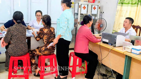 Hơn 1.000 người dân xã Gia Tường được khám sức khỏe định kỳ, khám sàng lọc miễn phí tại Bệnh viện Đa khoa Nho Quan
